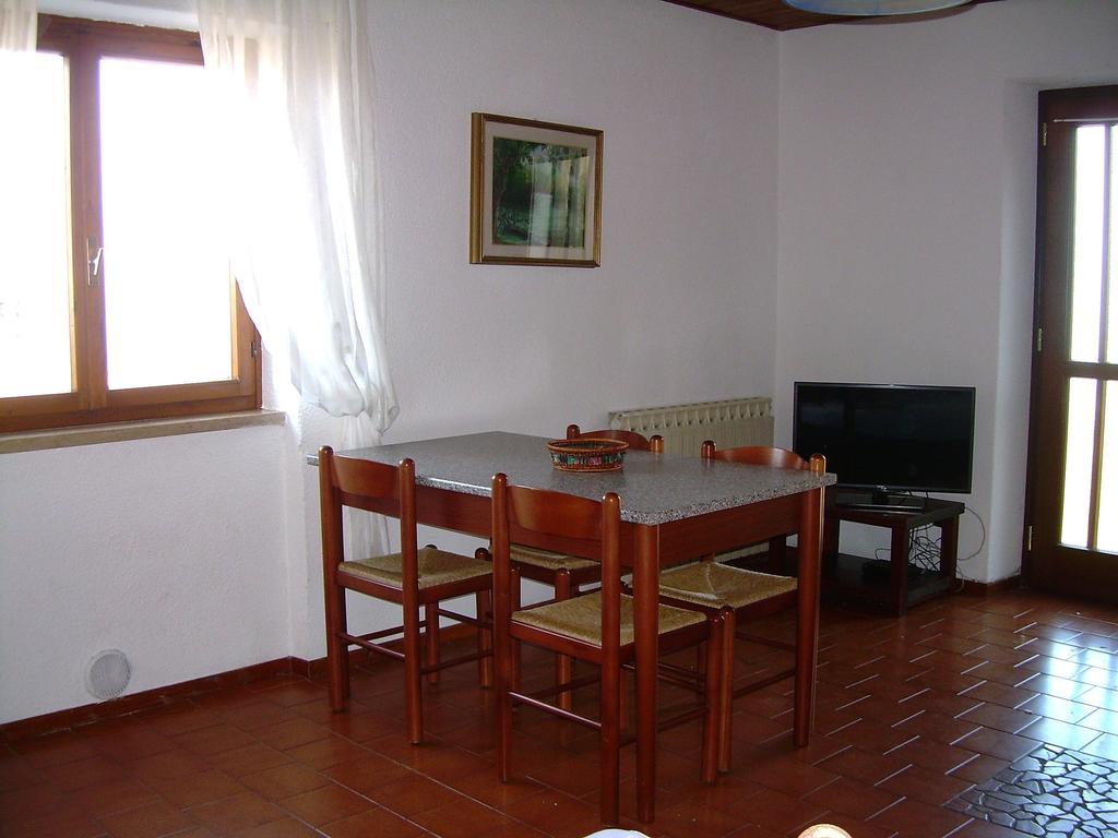 Casa Mary Apartment Brenzone sul Garda Room photo