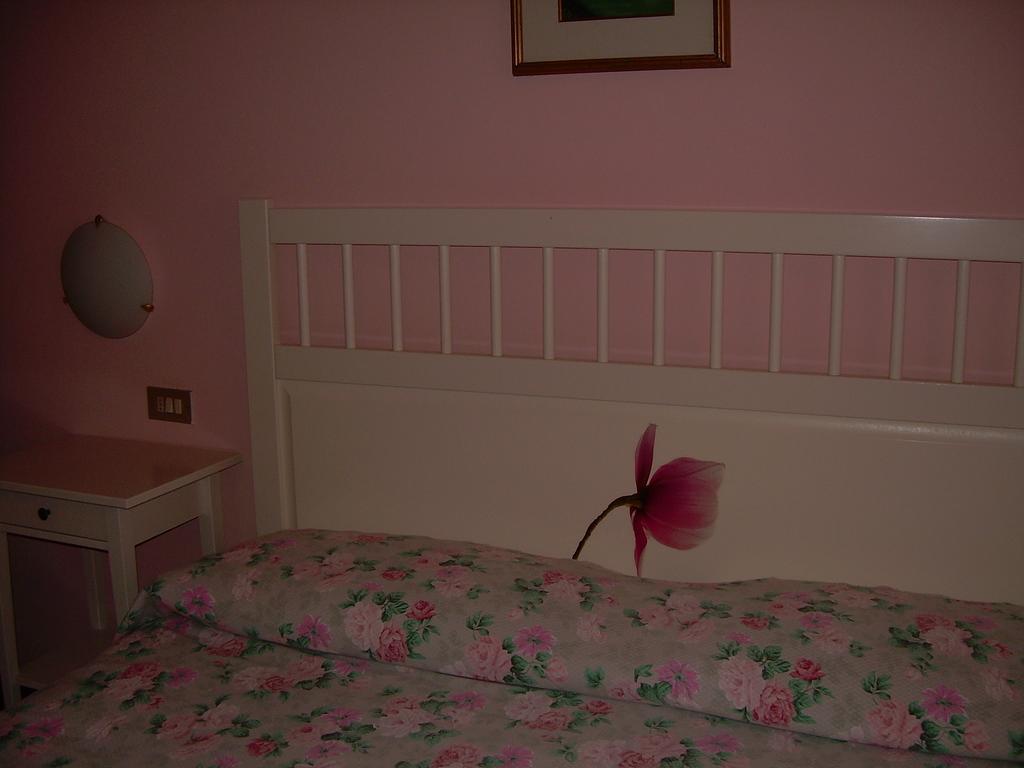 Casa Mary Apartment Brenzone sul Garda Room photo